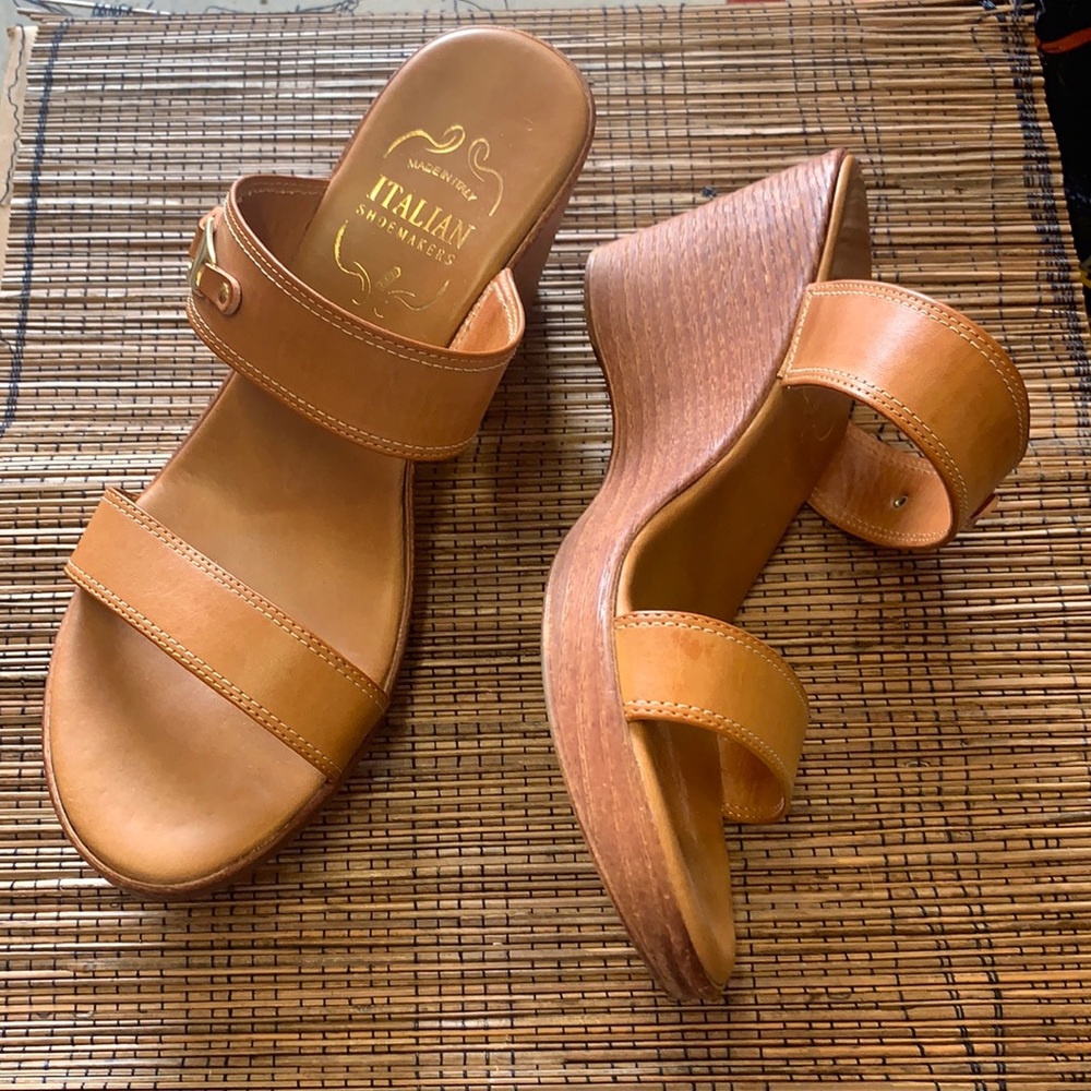 Tan summer Sandals with buckles on the side